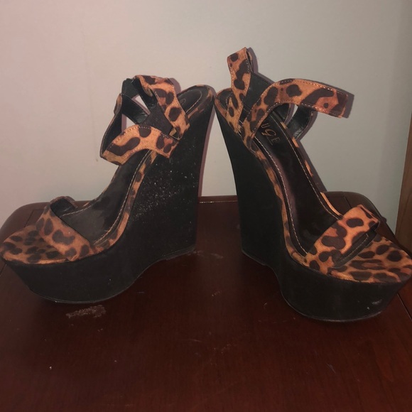 Cheetah print wedges - Picture 2 of 4